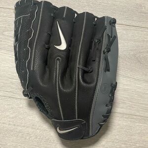 Nike Diamond Elite Black Softball Glove